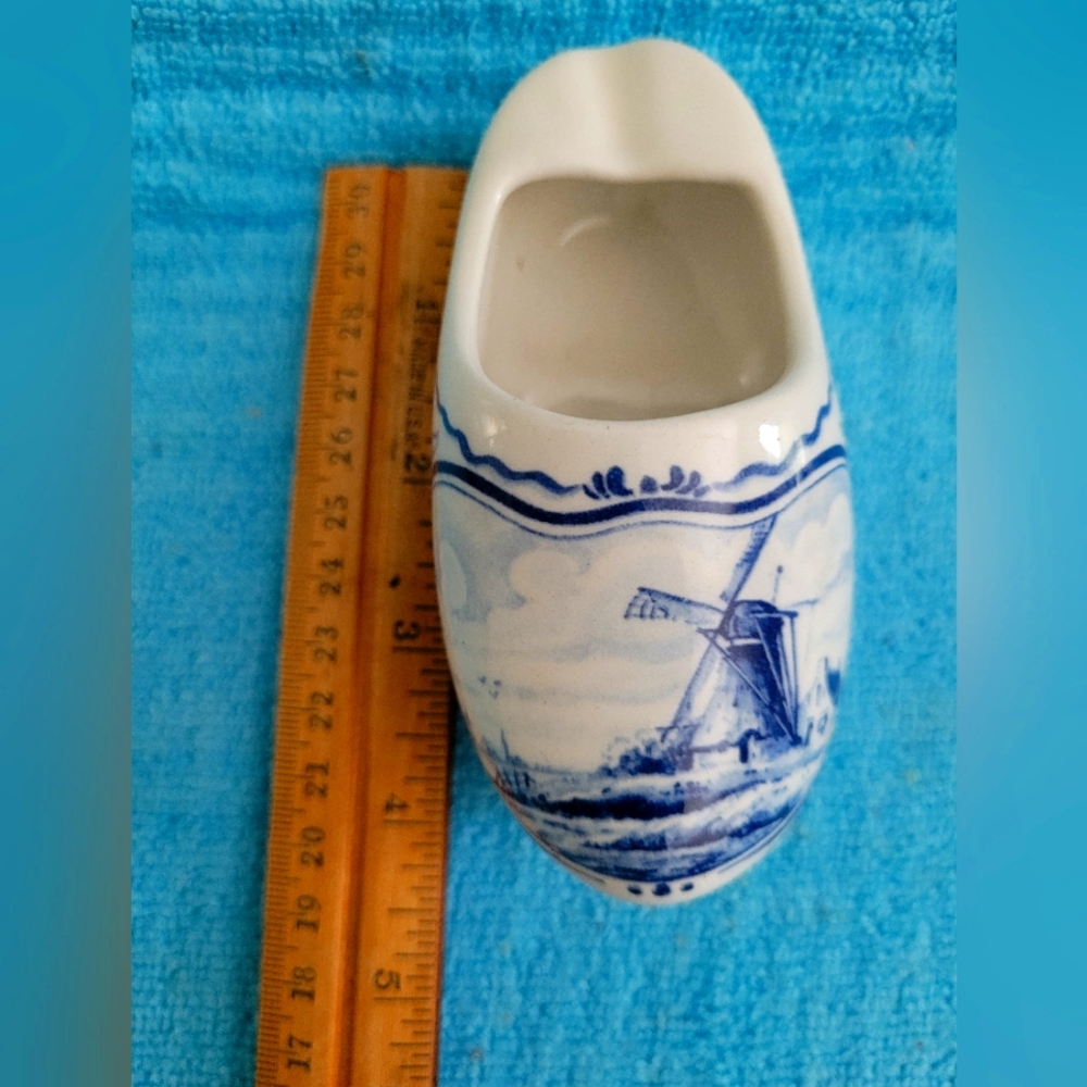 🔥$5 if bundled🔥 Blue and White Ceramic Clog